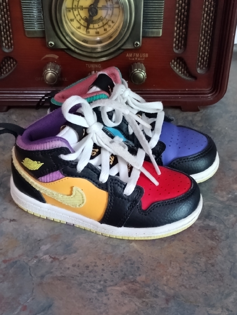 Nike Kids Multicolor Low-Top Sneakers — Black, Red, Purple, Yellow, Teal